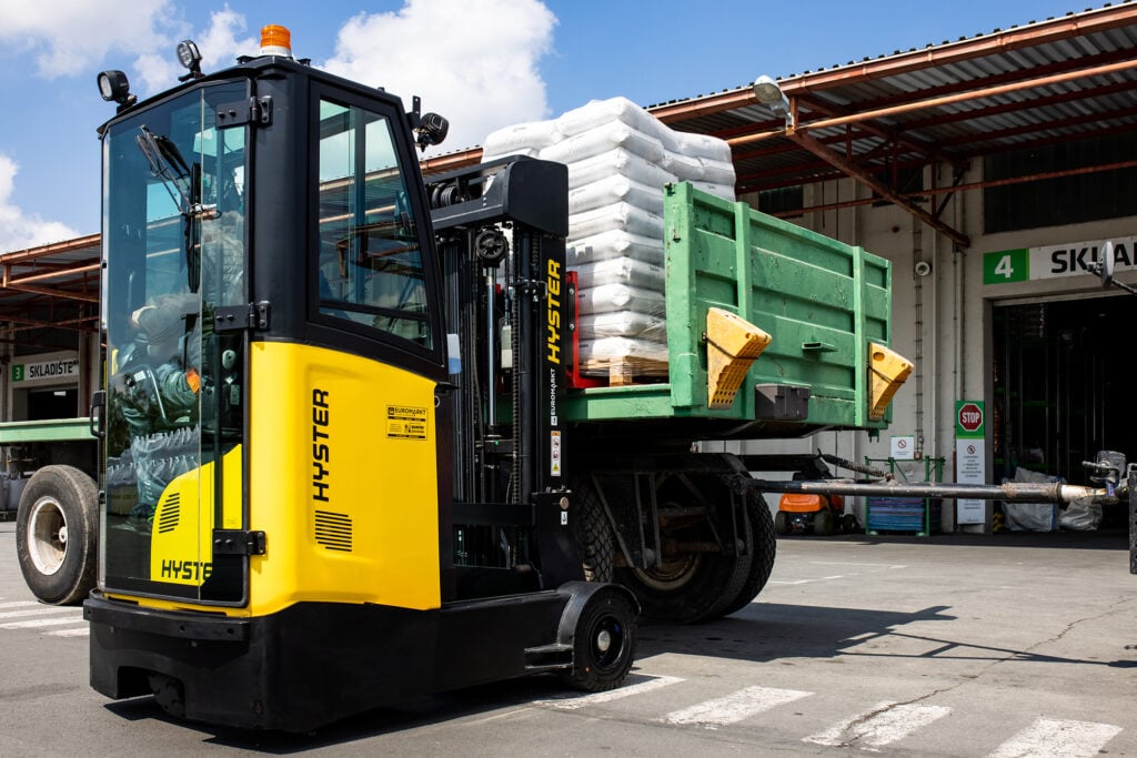 Hyster reach truck lifting a pallet
