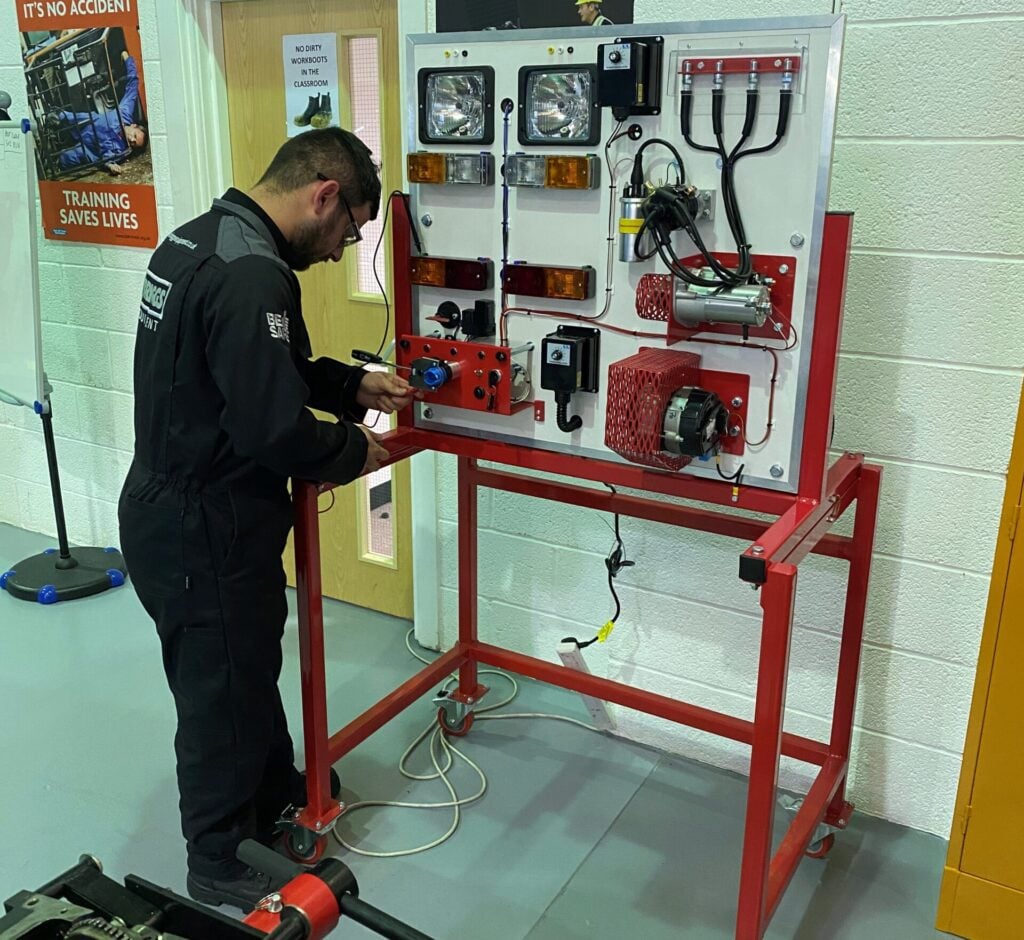 Raqeem using the electrics rig