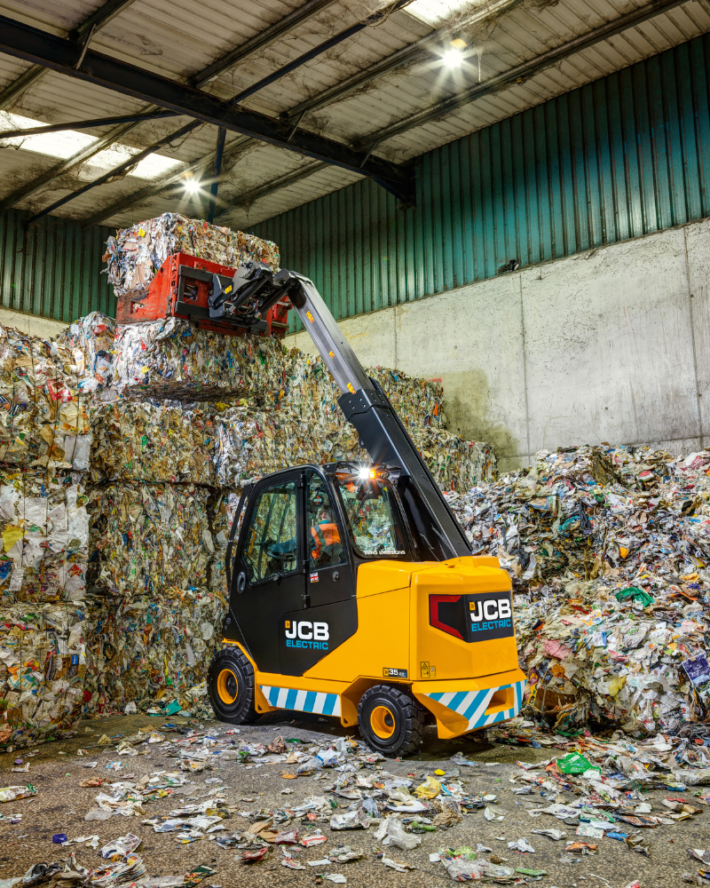Lithium-ion JCB truck